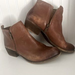 Brown lucky boots